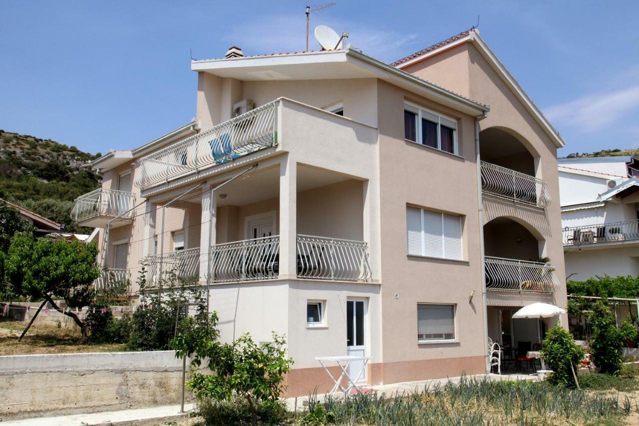 Apartamento Apartman Dinka Trogir Exterior foto